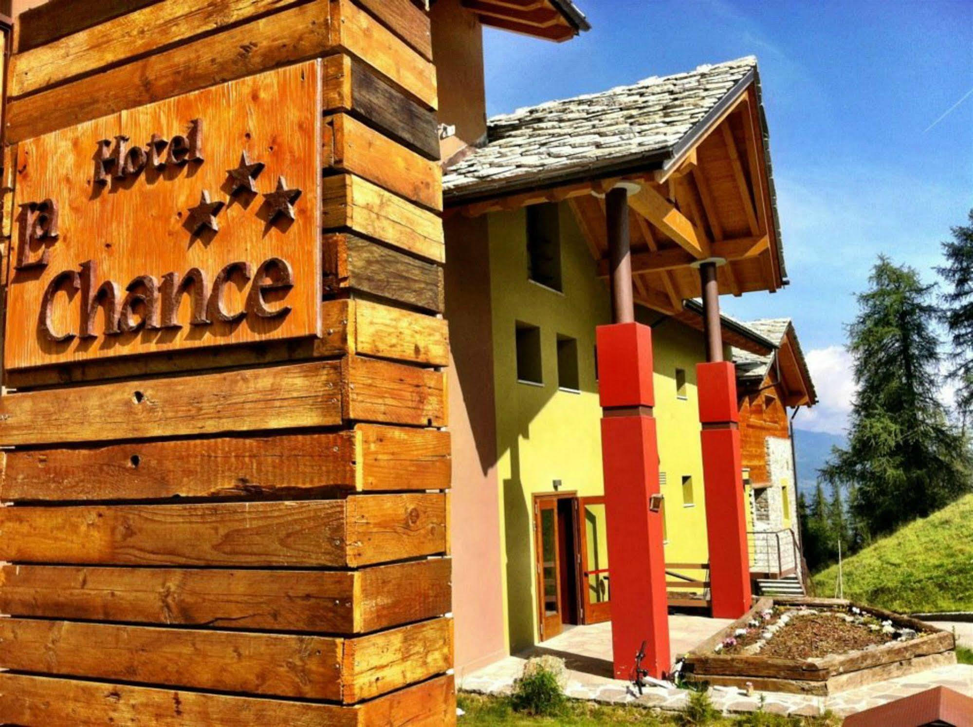 Hotel La Chance Pila  Buitenkant foto