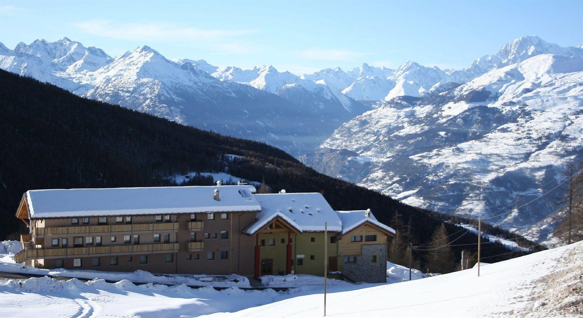 Hotel La Chance Pila  Buitenkant foto